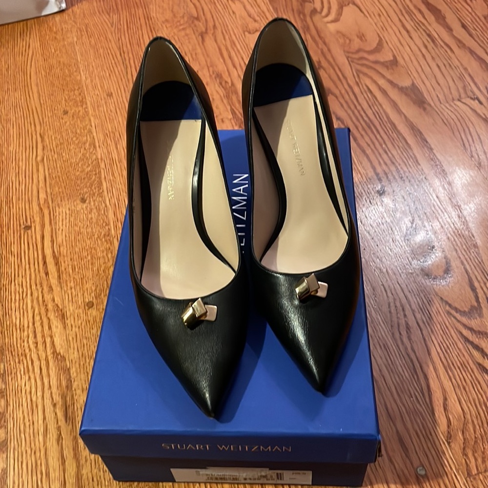 Stuart Weitzman Gold Knot Pumps - image 4